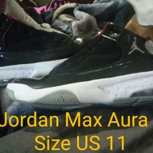 JORDAN MAX AURA 2 size US.11